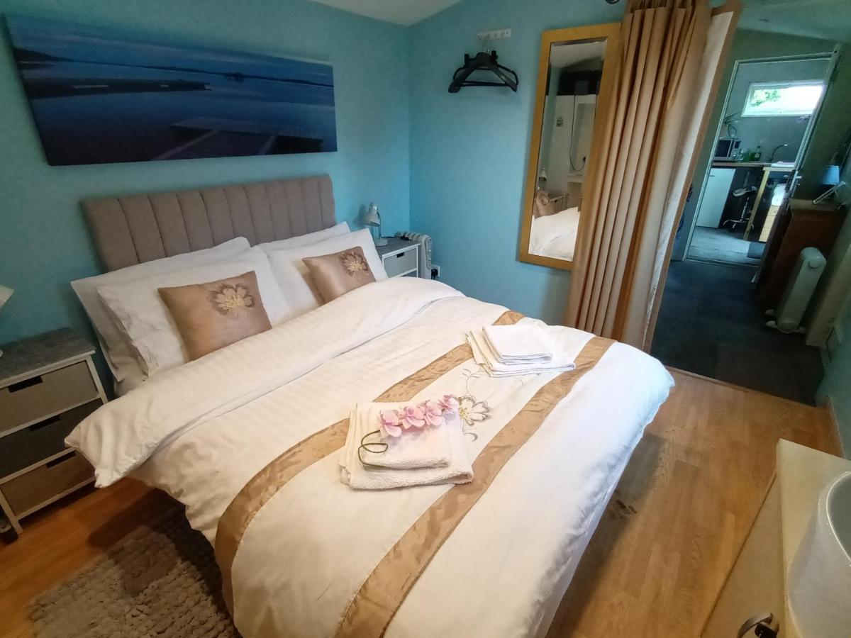 Private Suite In Oxfordshire, A40 Witney Exteriér fotografie