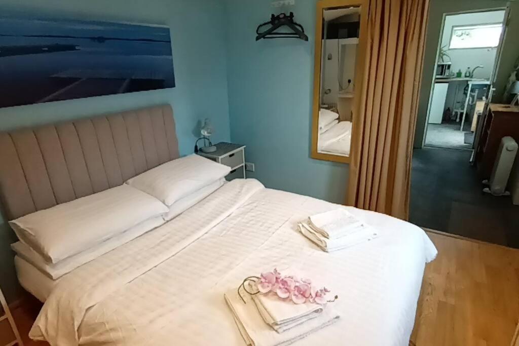 Private Suite In Oxfordshire, A40 Witney Exteriér fotografie